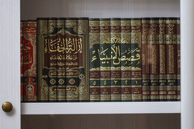 «В Коране сказано: «О вы, которые уверовали, предписан вам пост так же, как он был предписан прежним общинам, прежним народам, прежним уверовавшим, прежним верующим»