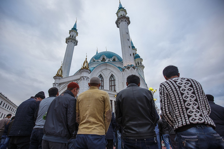 «Ислам был, есть и будет развиваться. Татарский ислам тоже жив и будет развиваться, проповеди на татарском языке были, есть и будут»