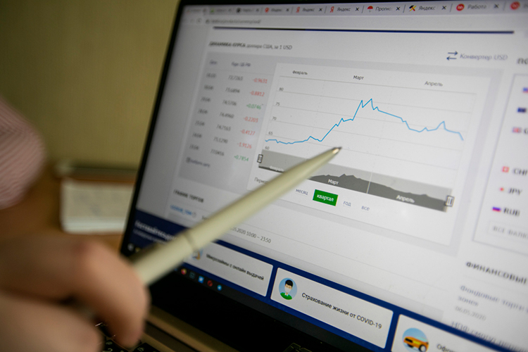 Под удар попадают не все те, кто анализирует рынок, а именно те, кто на этом зарабатывает