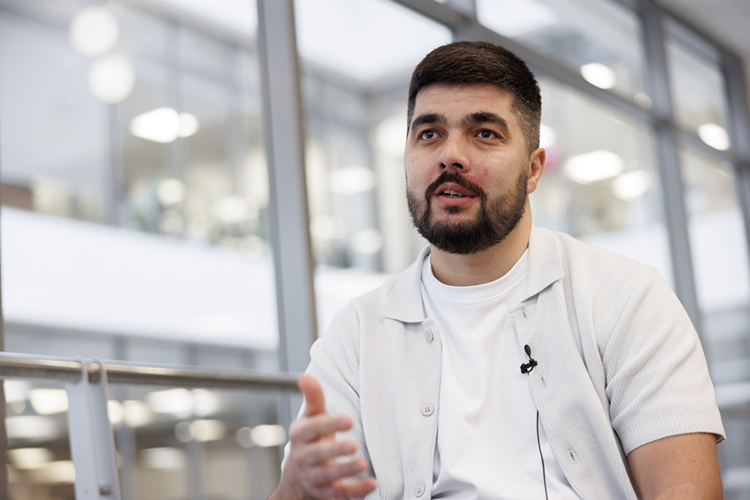 Алмаз Фатыхов: «Помню, как сидели в машине, думали, что делать дальше: пожимать руки и расходиться или придумать что-то новое. Хорошо, что выбрали второй вариант»