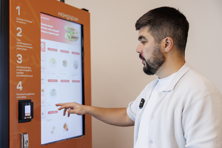 «Для компаний установка микромаркета полностью бесплатна: мы берем на себя оборудование, обслуживание и ежедневные поставки еды»