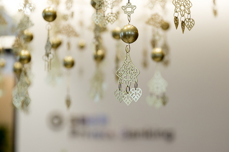 Здание расположено так, что сюда удобно добраться из любого уголка города, оборудовано подземным паркингом