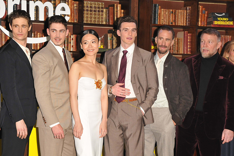 «Скучали по мне?»: удался ли камбэк Гая Ричи с детективным боевиком о «Молодом Шерлоке»