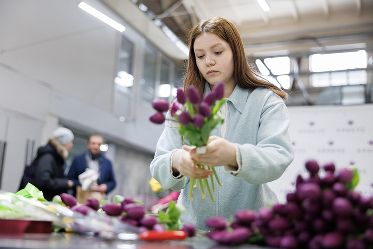 «Конечно, тюльпаны все так же остаются топовым продуктом, хитом, но все равно есть ощущение, что они пользуются меньшим спросом, чем раньше»