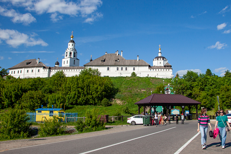 Остров-град Свияжск &mdash; один из основных туристических центров Татарстана, турпоток в который ежегодно бьет рекорды