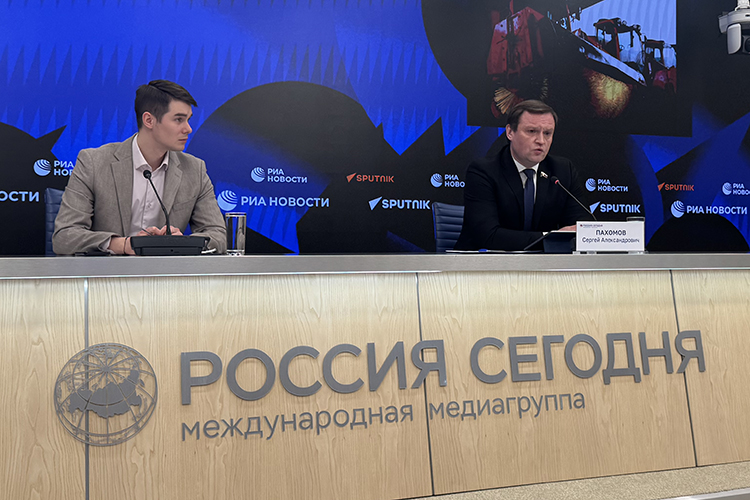 Накануне Сергей Пахомов провел пресс-конференцию в МИА «Россия сегодня»