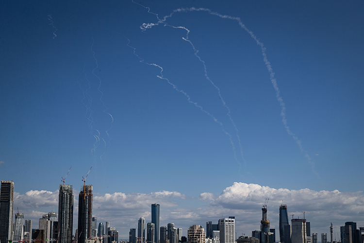 «Но надо признать, что Иран бьет и по гостиницам, и по другим гражданским объектам под предлогом того, что там могут находиться американские военные»