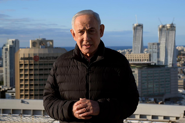 «Эта военная кампания проводится прежде всего в интересах Израиля. Тель-Авив пытается решить свои проблемы. Но самостоятельно он этого сделать не может, поэтому втягивает американцев»