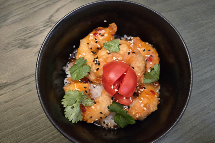 Хрустящие креветки с рисом