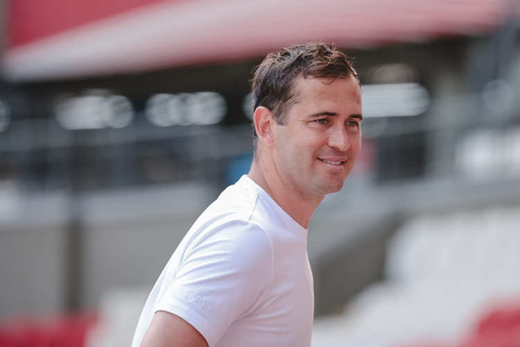 Как отмечает канал, для Александра Кержакова в правительстве Санкт-Петербурга была создана новая должность &mdash; специальный представитель губернатора по спортивным вопросам