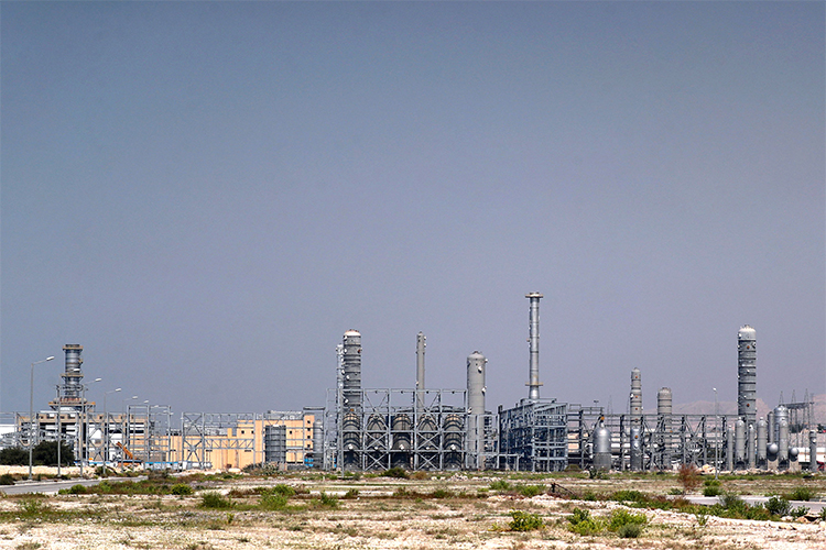 В Катаре после ударов с воздуха остановлено производство сжиженного природного газа и сопутствующих продуктов