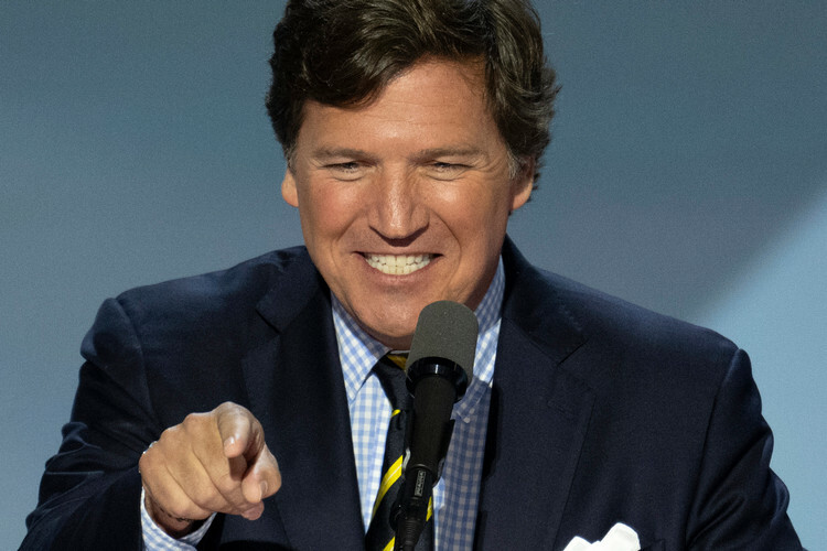 Карлсон встречался с Трампом в Белом доме и убеждал его, что война с Ираном &mdash; плохая идея