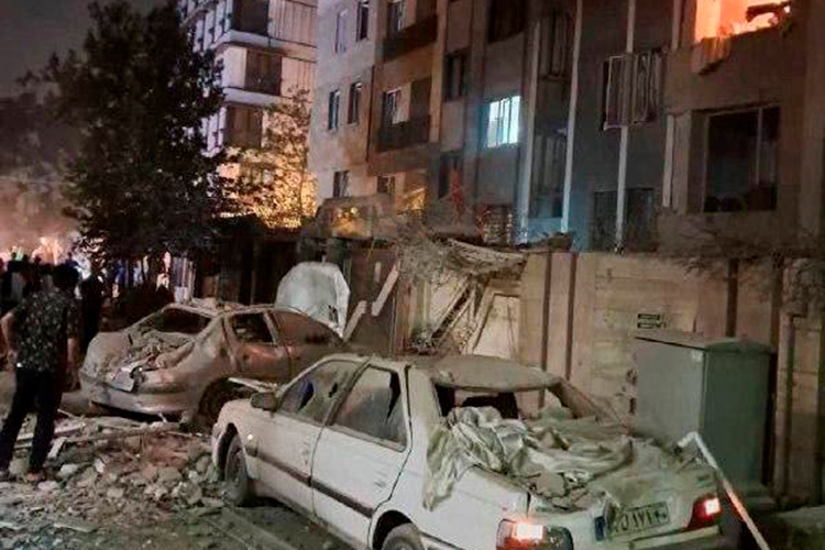 В ночь на 13 июня Израиль объявил о начале военной атаки на Иран. Формальным поводом стало обвинение в том, что Исламская Республика «близка к созданию ядерного оружия