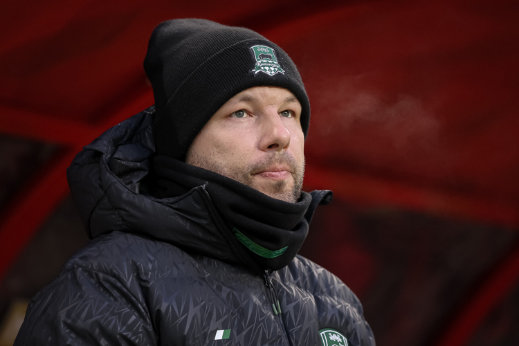 «Краснодар» мог оторваться от «Зенита» на четыре очка, но не смог (на фото &mdash; главный тренер Мурад Мусаев)