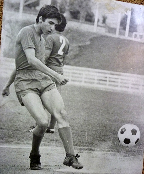Реза Пехлеви во время игры в футбол. Увлечение спортом было важной частью жизни наследного принца