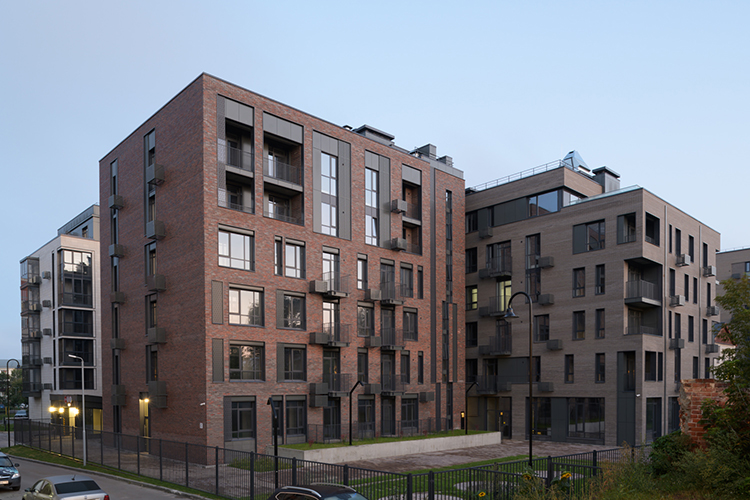 «Представляете, какое совпадение: комплекс прямо на улице имени ее великого родственника, в двух шагах от дома, где Камал прожил больше 30 лет&hellip; Так и еще, по рассказам, «Максат» &mdash; это название строительной фирмы ее отца. Удивительно, да»