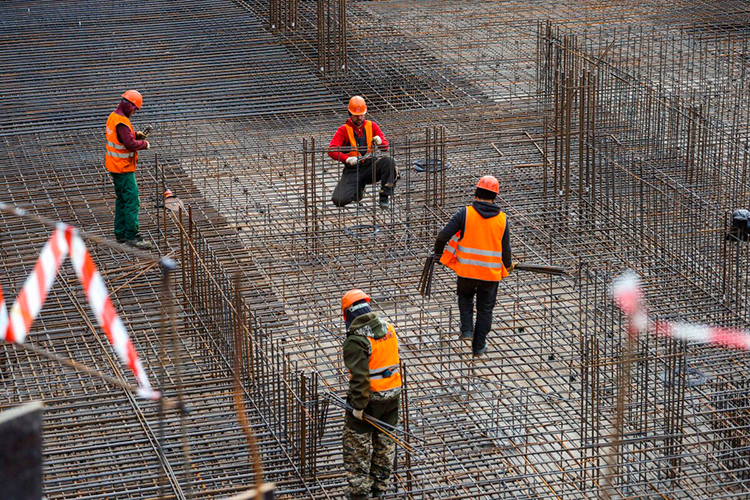 «Сегодня граждане достаточно критичны к мигрантам. Но безусловно, наладить ситуацию мы можем только через повышение производительности труда»