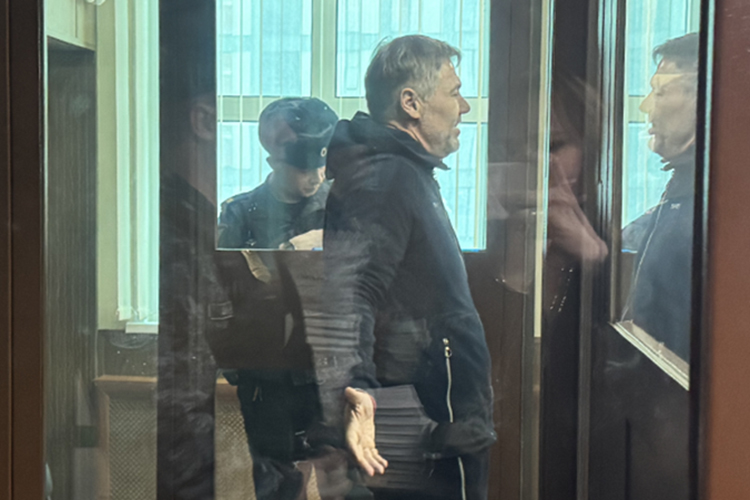 Шайдуллин рассказал, что после ареста у него начались проблемы с сердцем, поэтому он попал в больницу