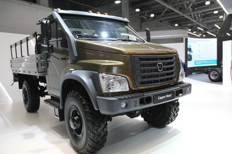 Ровно половину продаж взял на себя внедорожный «Садко Next», сохранивший некоторые черты легендарной «Шишиги» («ГАЗ-66») и предназначенный для работы на проселочных дорогах или в условиях умеренного бездорожья