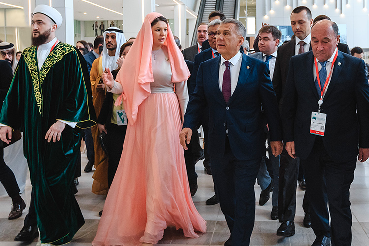 «Раис РТ Рустам Нургалиевич Минниханов лично посещает выставки, проводит переговоры с партнерами. Отдельная благодарность команде агентства инновационного развития и лично его руководителю Талие Ильгизовне Минуллиной, их поддержка очень сильно ощущается»