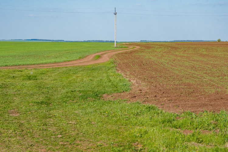 Унистрой сотрудничает не только с собственниками земли, которые готовы продать участок или войти в проект на партнерских условиях, но и с агентами, которые находят участки под жилую застройку или с ее перспективой