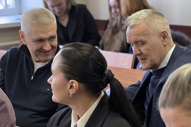 «Я не согласен. Я считаю, что олжен отстоять то, что я невиновен по этим статьям», &mdash; сказал Ханбиков