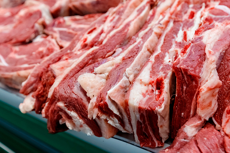 На Алтае из-за пастереллеза запретили уличную торговлю шашлыком и чебуреками. В том же Забайкалье были введены временные ограничения на продажу мяса на сельхозярмарках