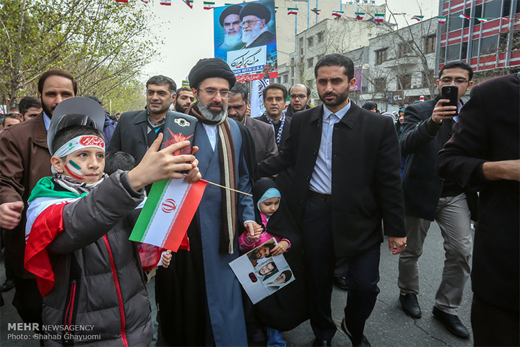 Иран в любом случае получит от врага компенсацию нанесенного ущерба. Если США и Израиль откажутся, Тегеран заберет из их активов «столько, сколько сочтем нужным», а если это невозможно, уничтожит «эквивалентное количество их имущества», &mdash; сказал новый рахбар Хаменеи