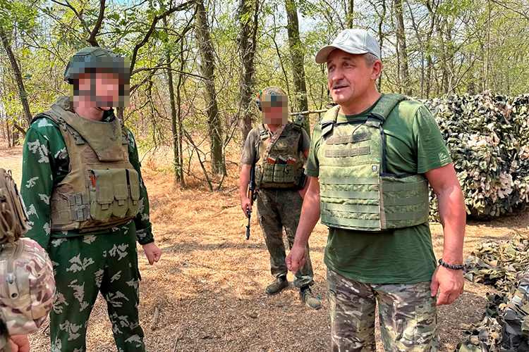 Идея воздвигнуть памятник участникам спецоперации пришла во время очередной гуманитарной поездки в зону СВО, говорит Ильдус Зарипов