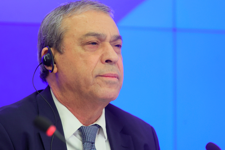 Чрезвычайный и полномочный посол Палестины в Российской Федерации Абдель Хафиз обрушился с критикой на Израиль и заметил, что в результате военной операции Тель-Авива в Ливане беженцами стали уже 1 млн человек