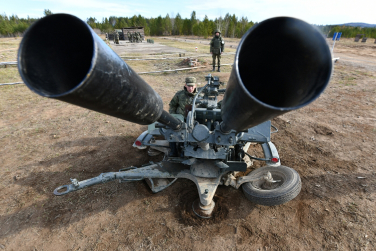 «Сейчас ряд военных аналитиков пишут, что снова качнулось в украинскую сторону. Не знаю, может быть. Ну пока что плюс-минус равенство, как я понимаю»