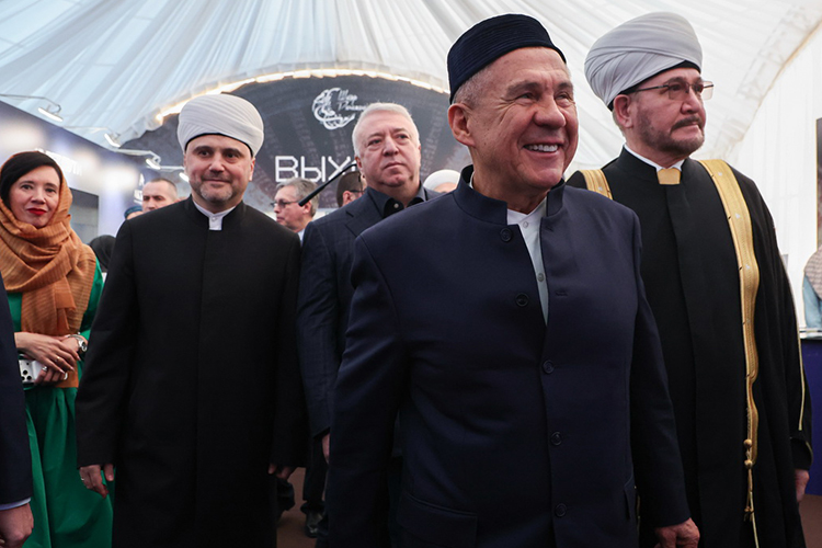 «Мы за Татарстан порвем!»: как в «Шатре Рамадана» в Москве переживали за войну на Ближнем Востоке