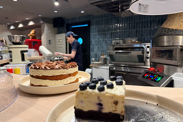 Все десерты &mdash; на аллюлозе (сахзаме), которая не поднимает инсулин в крови