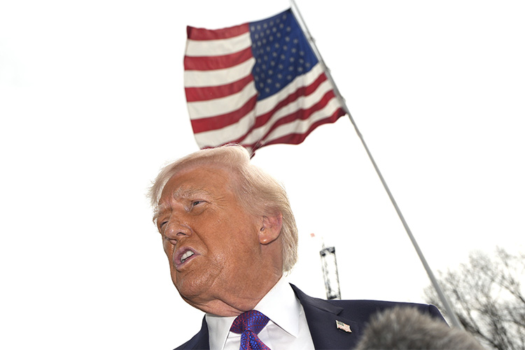 Дональд Трамп: «Мы уничтожили большинство их ракет, мы уничтожили много дронов, мы уничтожили многие объекты по производству ракет и дронов. Мы бьем по ним с силой, которую не испытывал никто со времен Второй мировой войны»