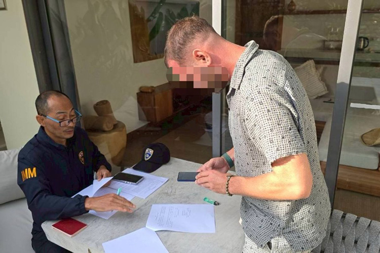 Айрата Сибгатуллина заочного обвинили в вымогательстве, но не у семьи Колесовых, а у директора одного из автосалонов сети. Сумма, фигурирующая в деле, &mdash; 1 млн рублей