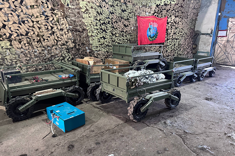 Что касается батальона, то жизнь в его расположениях кипит как в муравейнике