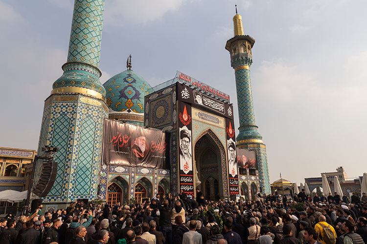 «Иранский режим устоял: элиты сплотились, на место погибших встали их сменщики; система управления под ударами функционирует; сын Хаменеи избран новым рахбаром; население в своём большинстве поддержало власти; недовольные притихли»