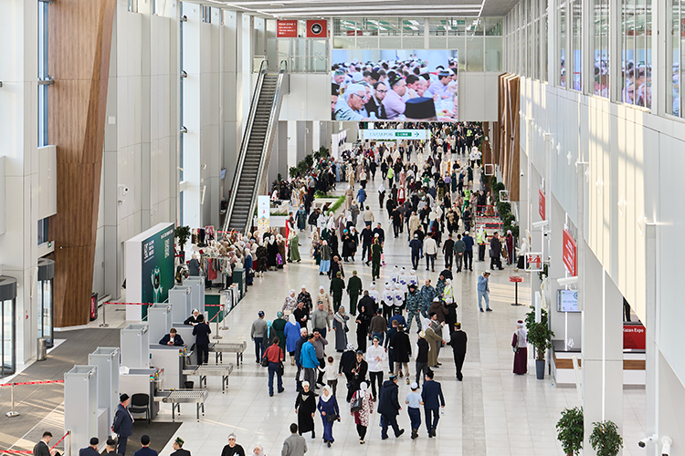 Мероприятие традиционно прошло в пятницу, 13 марта, в МВЦ «Казань Экспо». И началось за более чем два с половиной часа до захода солнца