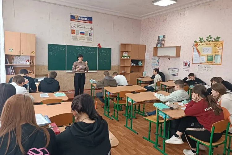 Все, что есть у этих детей, &mdash; это воспитатели и преподаватели, которые не бросали их в самые трудные минуты, и регулярные обстрелы из БПЛА со стороны ВСУ