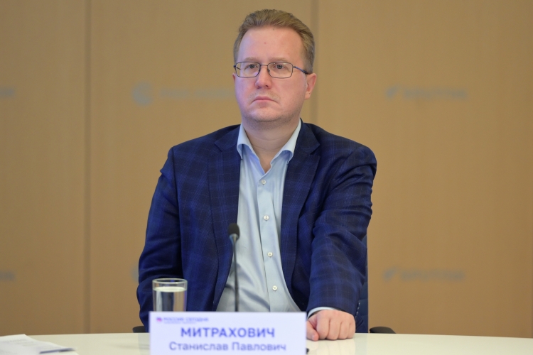 Станислав Митрахович: «Сработал накопительный эффект, даже без ударов по базовой инфраструктуре, и цены на нефть стали расти очень быстро»