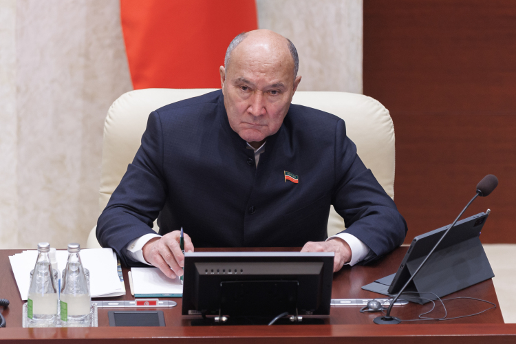 Второй вопрос &mdash; избрание исполняющего обязанности спикера Госсовета РТ. Им, как и ожидалось, стал вице-спикер Ахметов