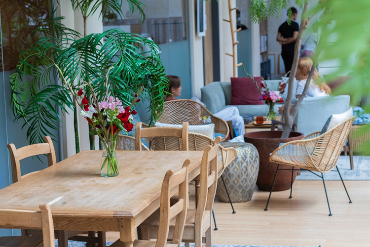 «В обязательном порядке надлежит указывать адрес и телефон территориального органа Роспотребнадзора, контактные данные подразделения исполнителя, уполномоченного принимать претензии, а также QR-код для подачи жалоб через мессенджер Мах»