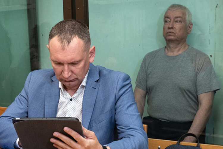 Так, на примере дела экс-главы Роберта Мусина, по мнению Галиева, СМИ стоило писать до приговора суда несколько лет, что «задержан сотрудник банка»