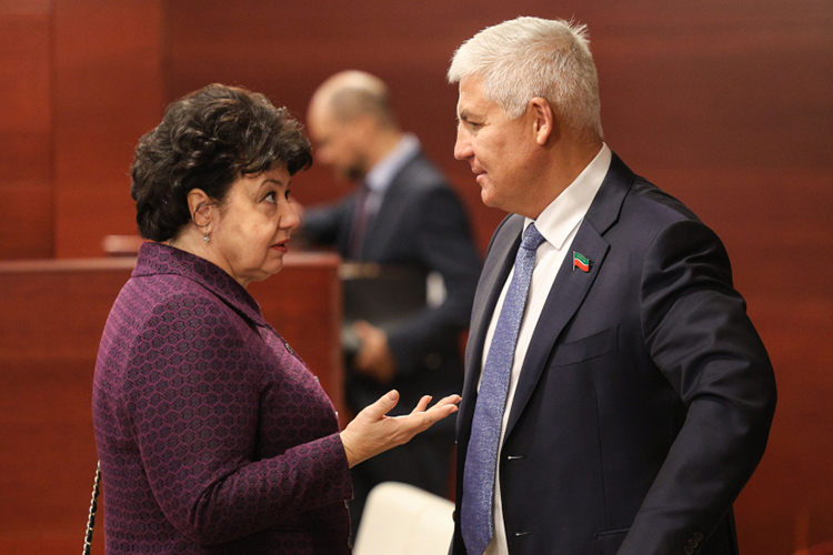 Инициатор законопроекта Марат Галиев отметил, что СМИ о преступлениях, согласно документу, писать можно, но не упоминать имени обвиняемого