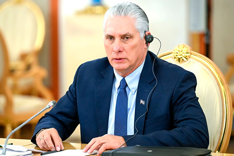 Смена президента Кубы ускорит структурные изменения в кубинской экономике и откроет остров для американских инвесторов и компаний, пишет NYT