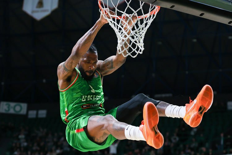 «Что я могу поделать, если Джален Рейнольдс почти всегда этого заслуживает? Я шучу»