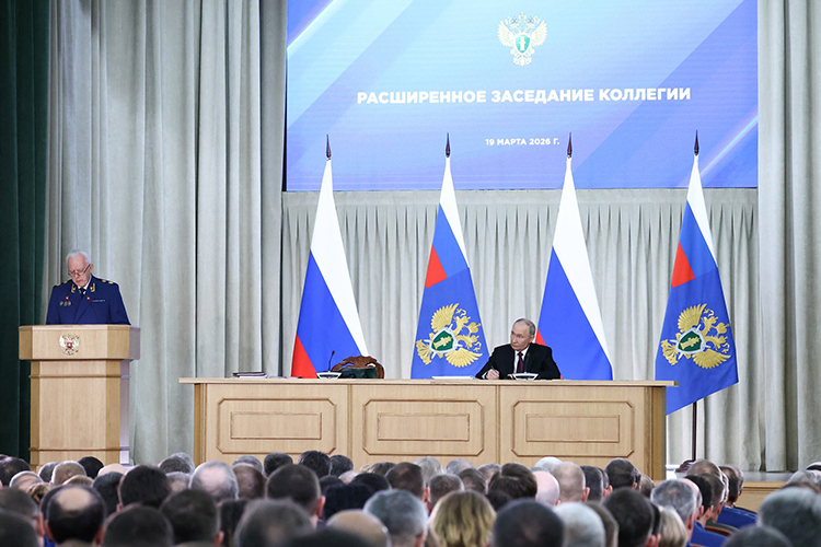 По словам Гуцана, за год прокуроры вскрыли больше 150 тыс. нарушений антикоррупционного законодательства. Почти 1 тыс. госслужащих уволили по статье об утрате доверия &mdash; это на треть больше, чем годом раньше