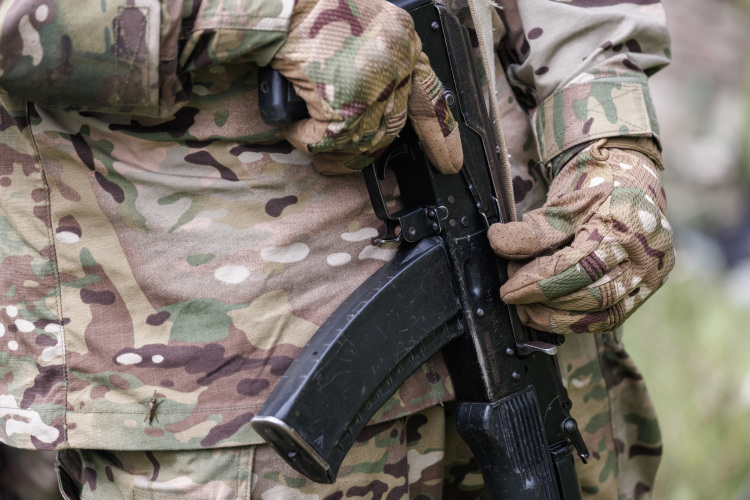 По неофициальным оценкам, порядка 50% вернувшихся бойцов ушли на новые контракты в регулярные войска