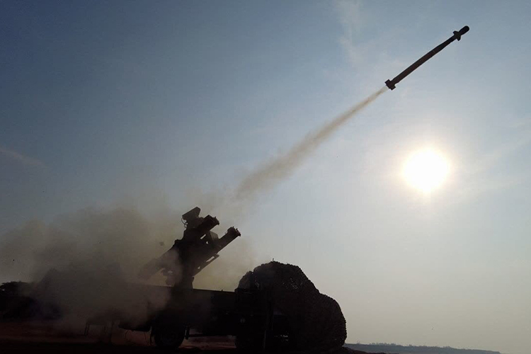 Главным козырем, который решила раскручивать Исламская Республика, стал экономический урон, а именно &mdash; Ормузский пролив, который полностью простреливается с иранского берега и по которому проходит около 20–25% мировой нефти