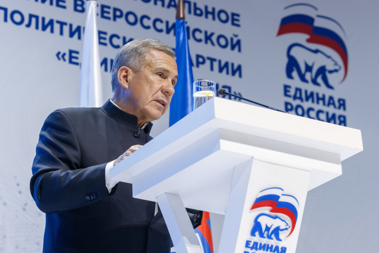 Как и на выборах в 2021 году, региональную группу «Единой России» возглавит в качестве «паровоза» раис РТ Рустам Минниханов